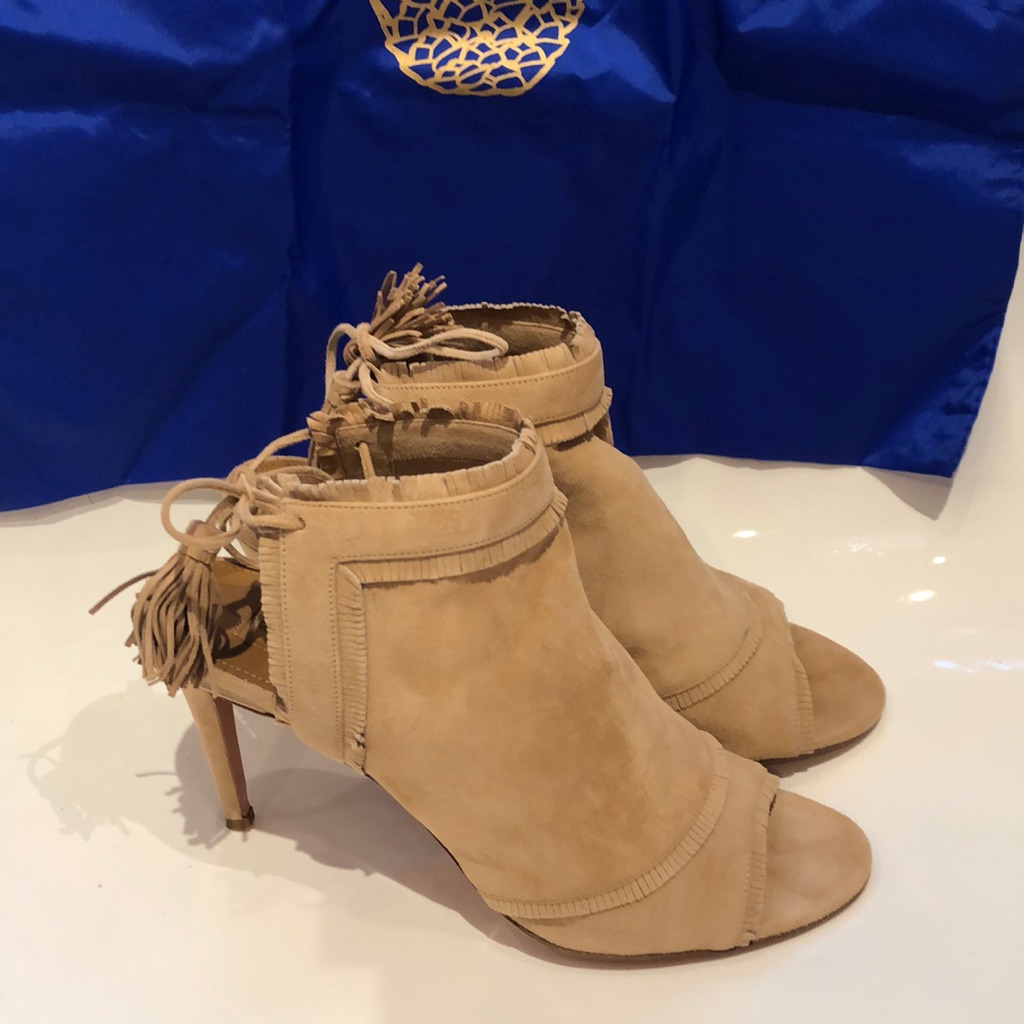 Aquazurra Colorado Back Tie Suede Ankle Bootie. 39